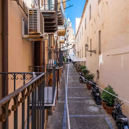 John's House Apartment Cefalu