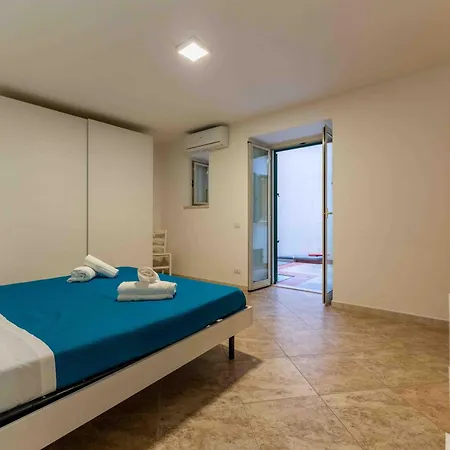 John's House Apartment Cefalu